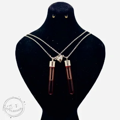 گردنبند شیشه خون قلب مگنتی ست