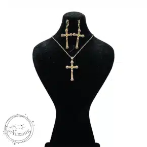 نیم ست بدلیجات زنانه طرح صلیب طلایی با نگین های درخشان